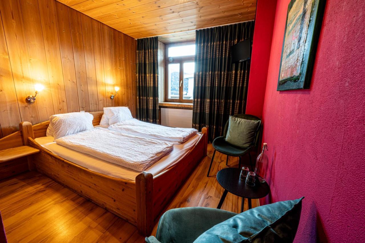 Curuna Hotel-Garni B&B Scuol Exterior photo